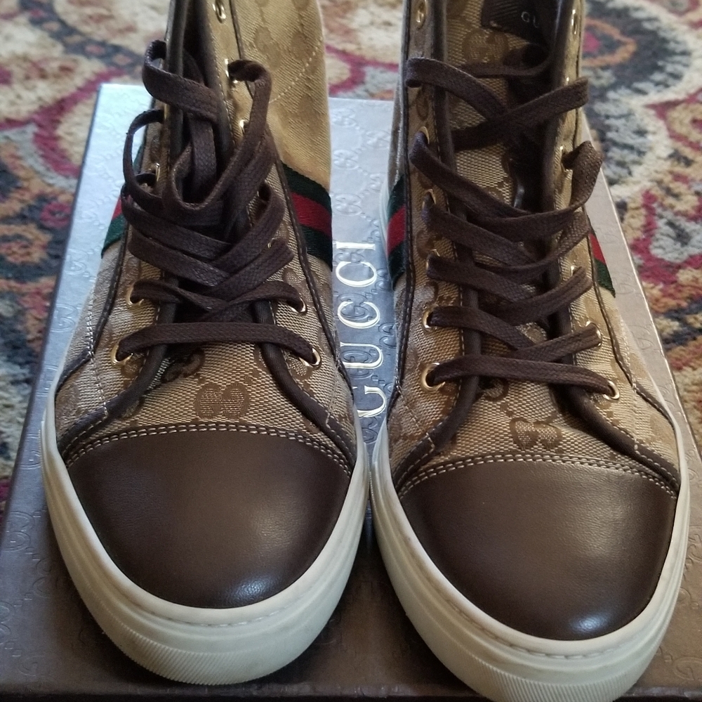 Women's Gucci Logo Sneakers